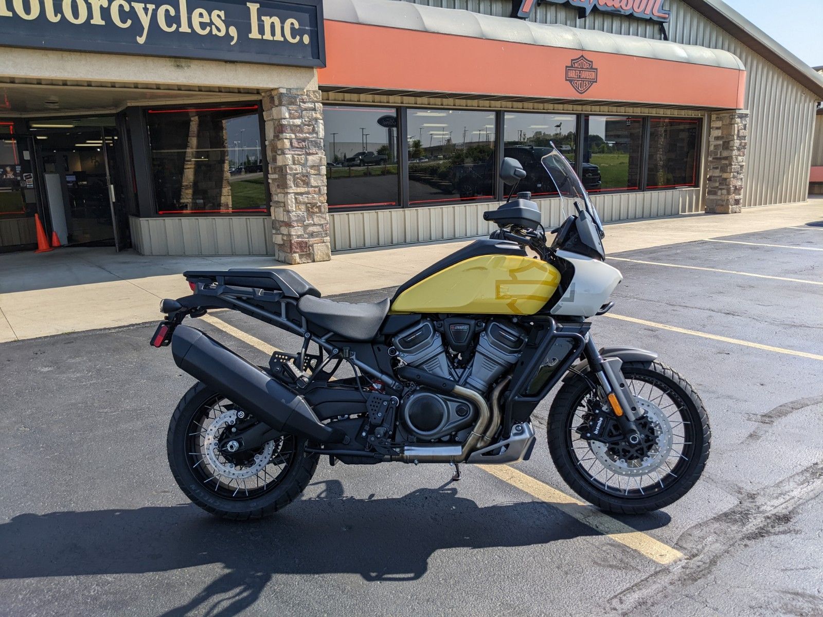 2023 Harley-Davidson Pan America ¢ 1250 Special photo 4