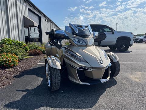 2018 Can-Am Spyder RT Limited in Roscoe, Illinois - Photo 2