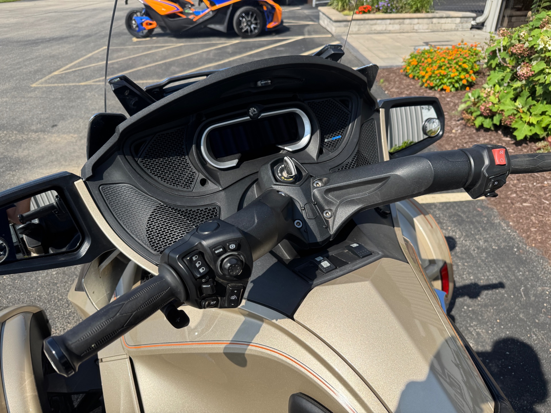 2018 Can-Am Spyder RT Limited in Roscoe, Illinois - Photo 11