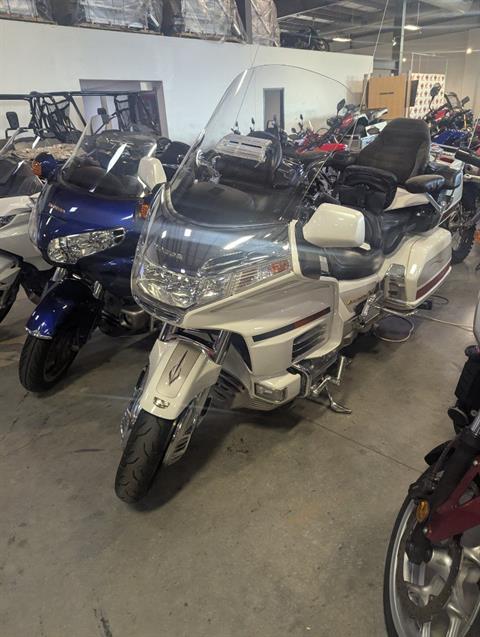 1998 Honda Gold Wing SE in Davenport, Iowa - Photo 2