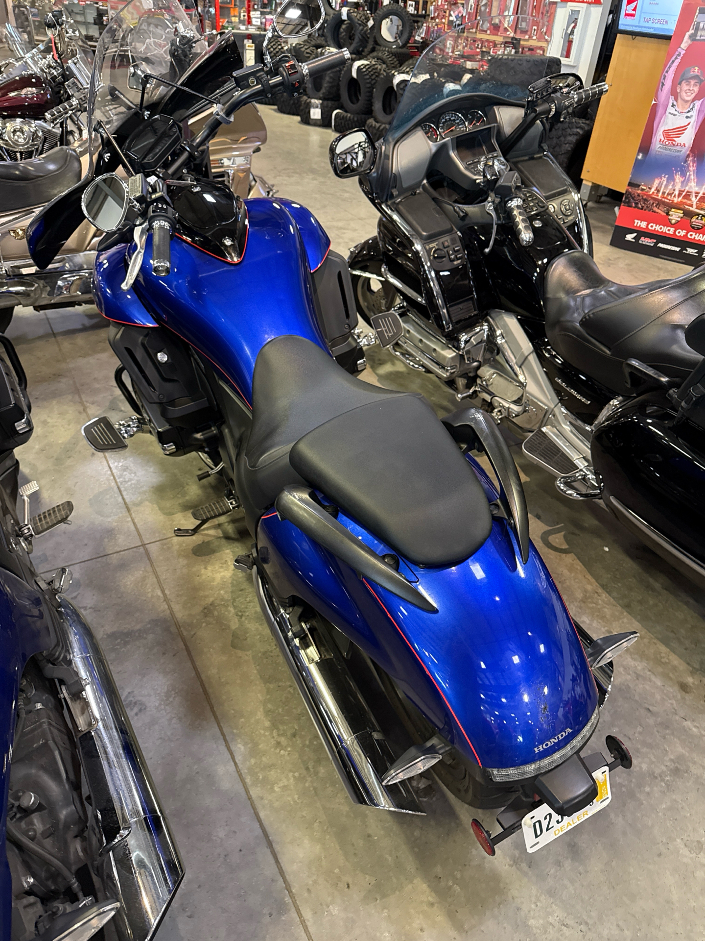 2014 Honda Gold Wing® Valkyrie® in Davenport, Iowa - Photo 2