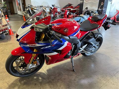 2025 Honda CBR1000RR-R Fireblade SP in Davenport, Iowa