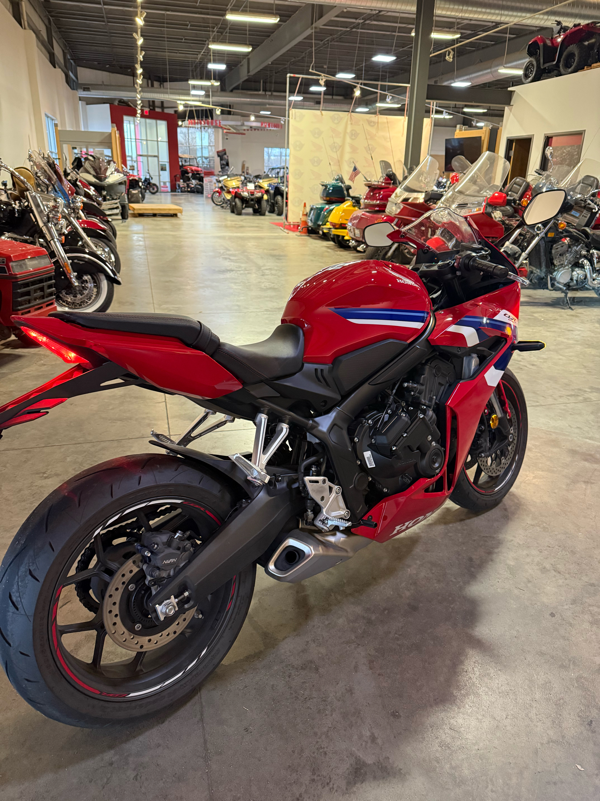 2024 Honda CBR650R ABS in Davenport, Iowa - Photo 2