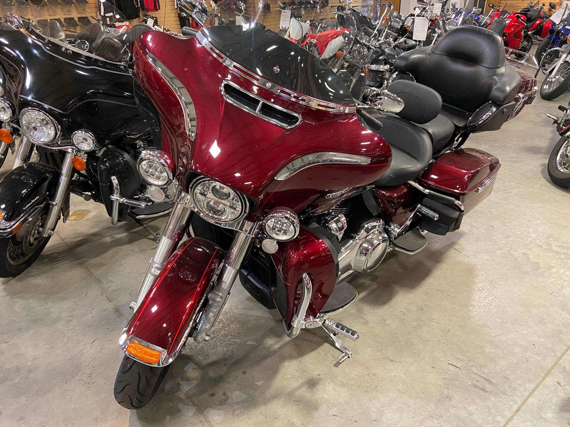 2017 Harley-Davidson Ultra Limited in Davenport, Iowa - Photo 3