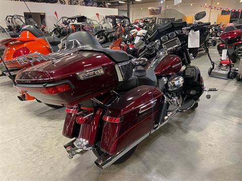 2017 Harley-Davidson Ultra Limited in Davenport, Iowa - Photo 2