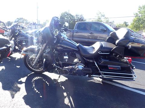 2009 Harley-Davidson Ultra Classic® Electra Glide® in Massillon, Ohio - Photo 3