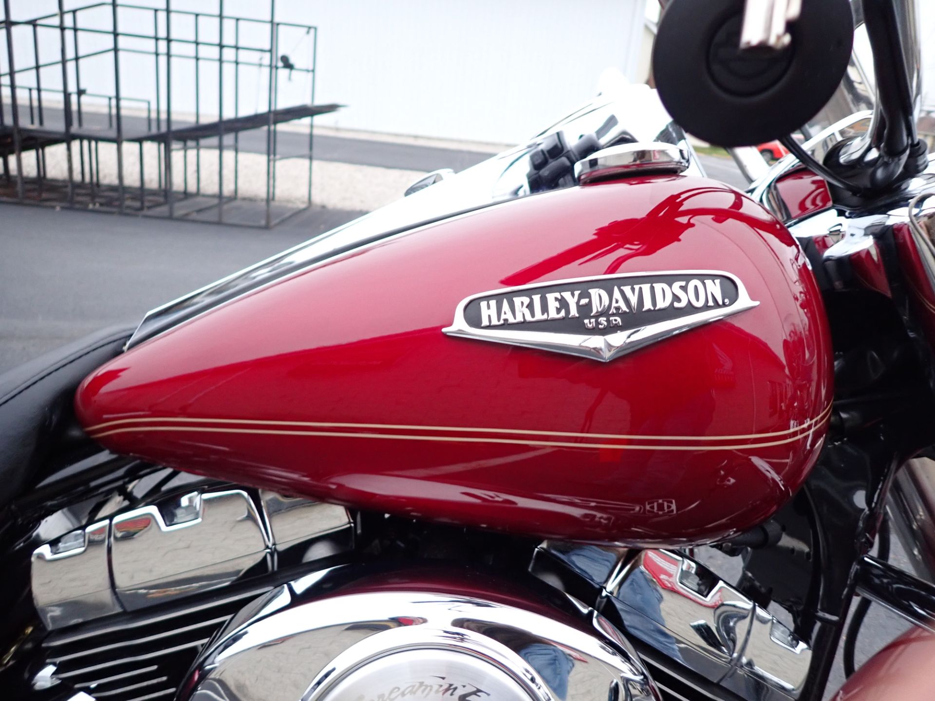 2005 Harley-Davidson FLHRCI Road King® Classic in Massillon, Ohio - Photo 3