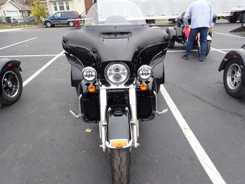 2015 Harley-Davidson Tri Glide® Ultra in Massillon, Ohio - Photo 2
