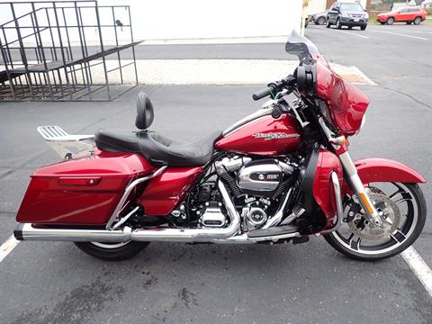 2017 Harley-Davidson Street Glide® Special in Massillon, Ohio