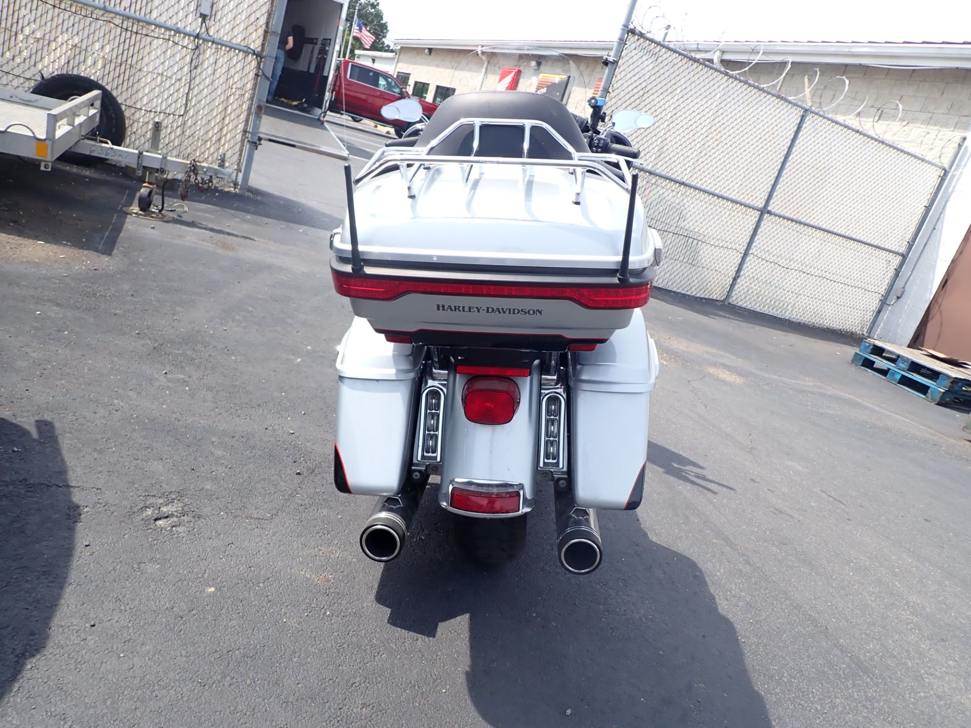 2015 Harley-Davidson Ultra Limited in Massillon, Ohio - Photo 2