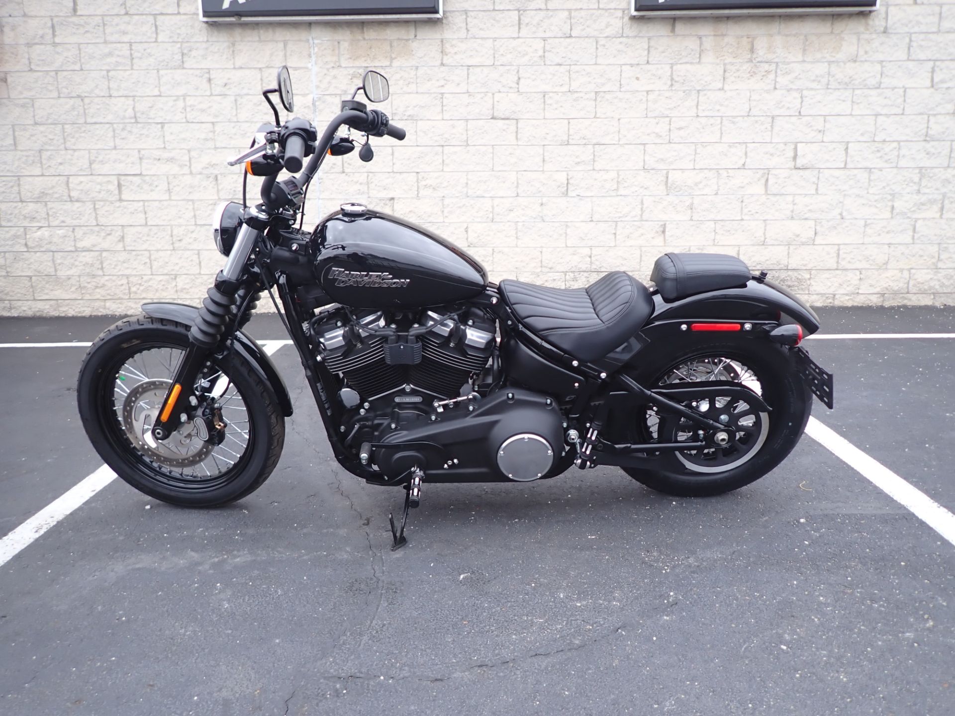 2020 Harley-Davidson Street Bob® in Massillon, Ohio - Photo 13