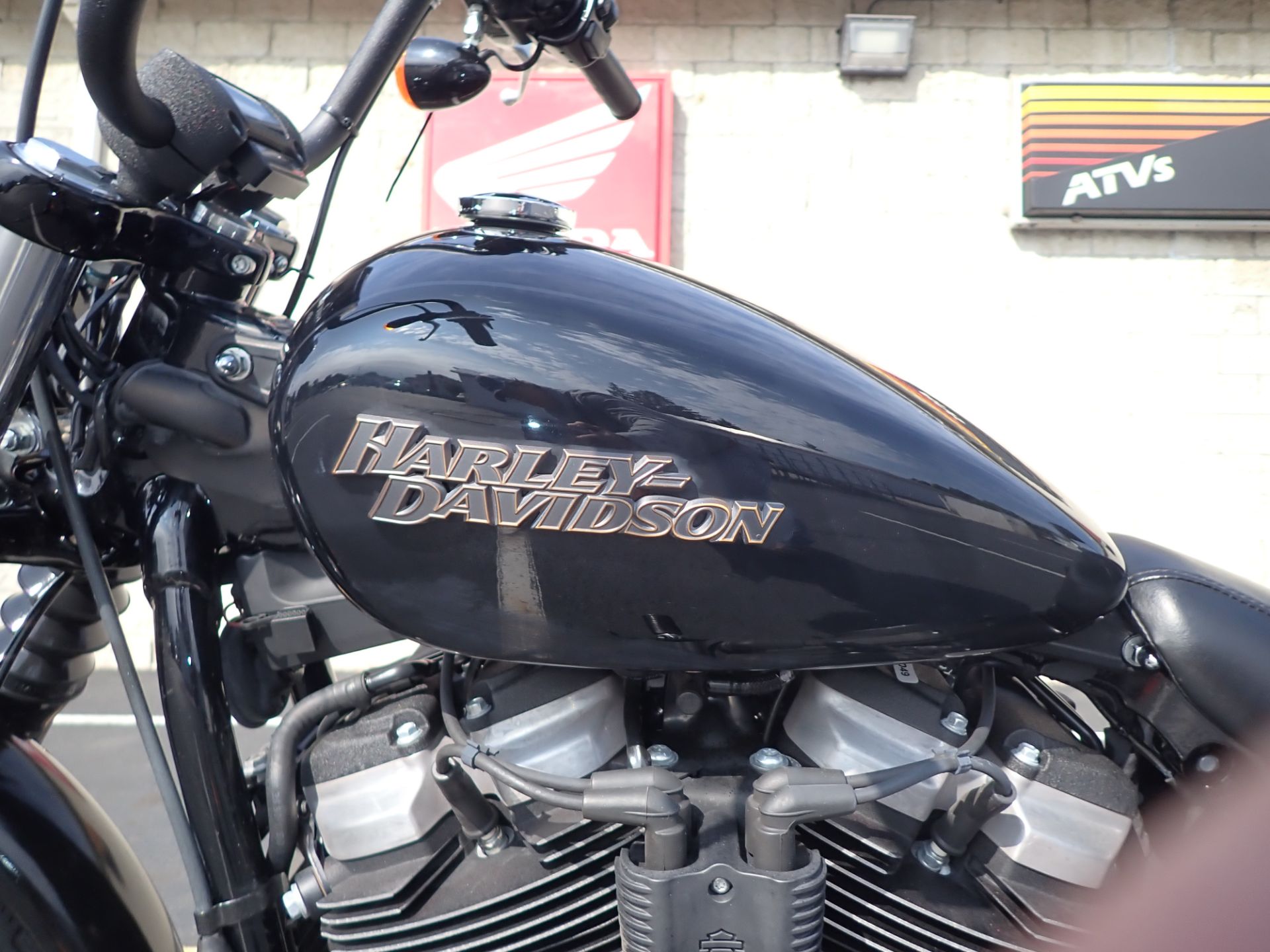 2020 Harley-Davidson Street Bob® in Massillon, Ohio - Photo 9