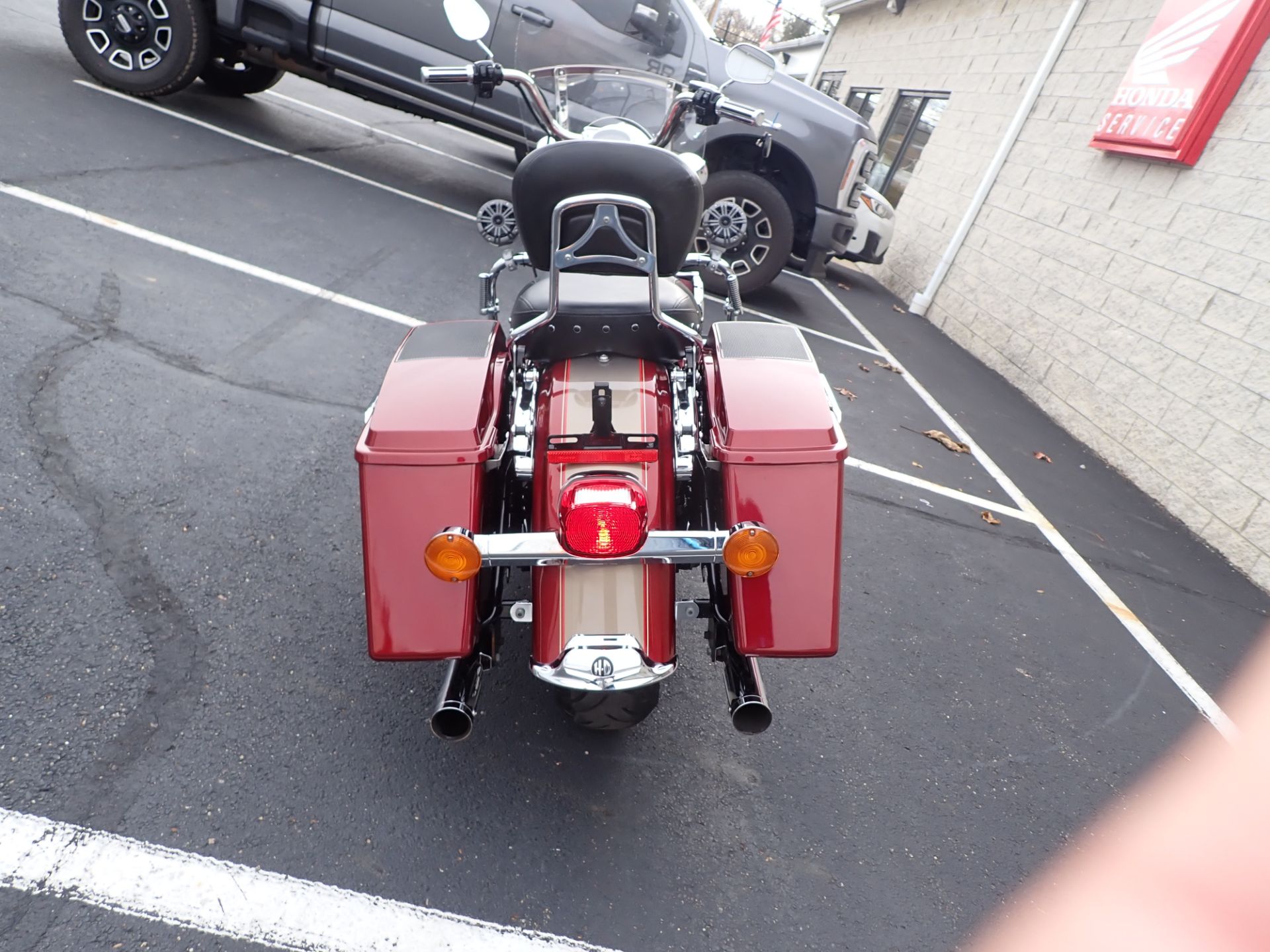 2009 Harley-Davidson Road King® Classic in Massillon, Ohio - Photo 17