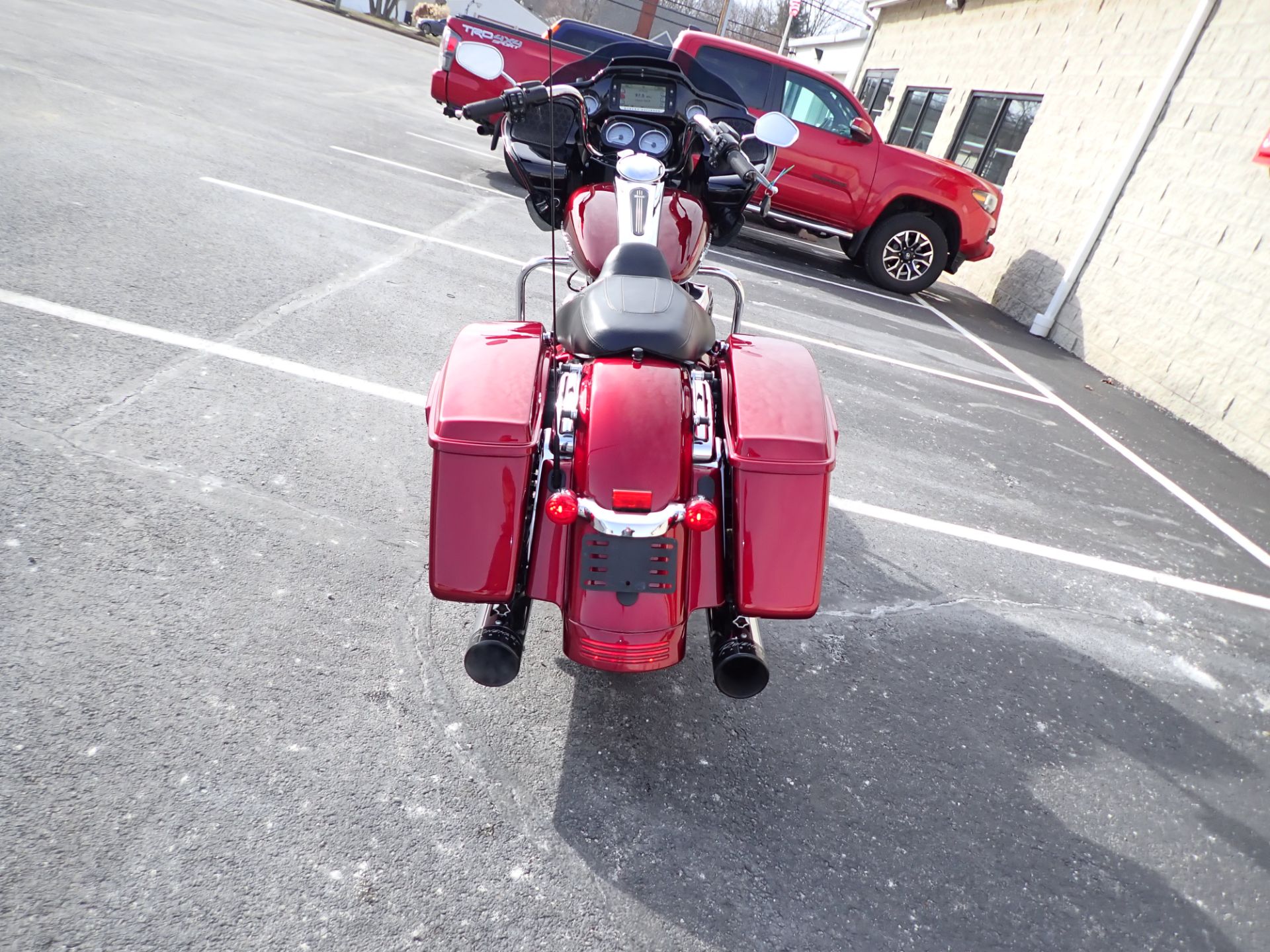 2017 Harley-Davidson Road Glide® Special in Massillon, Ohio - Photo 23