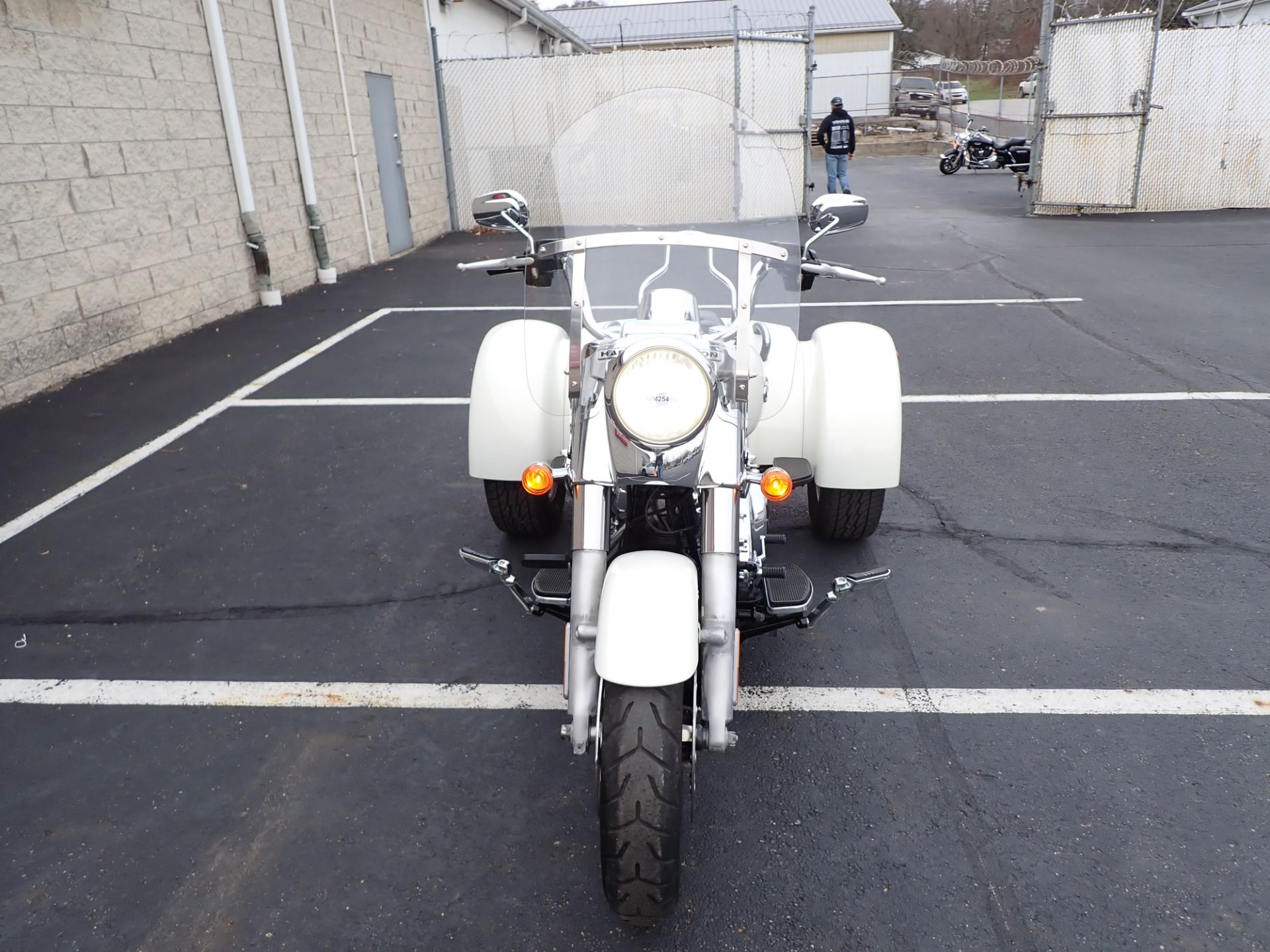 2019 Harley-Davidson Freewheeler® in Massillon, Ohio - Photo 10