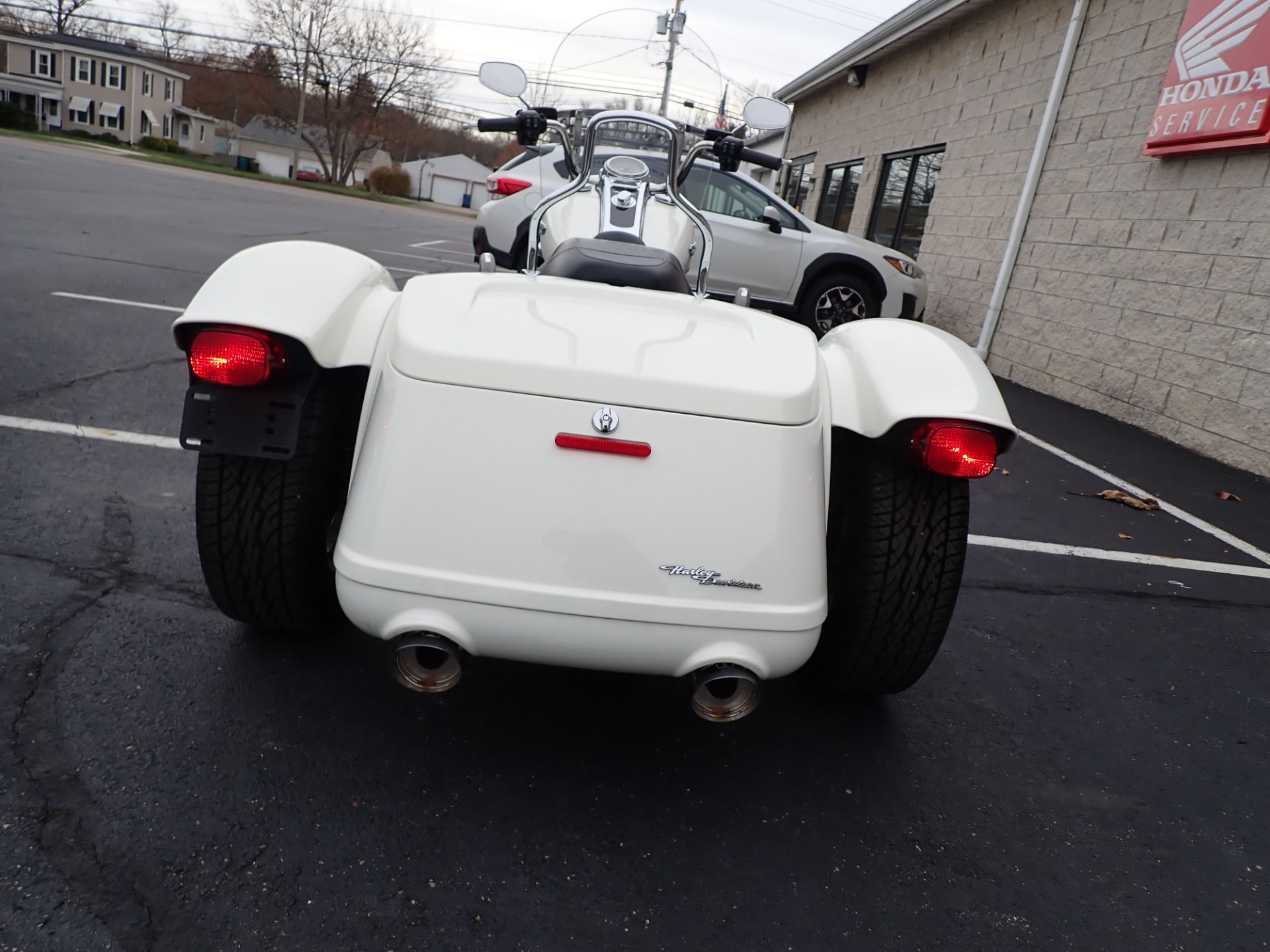 2019 Harley-Davidson Freewheeler® in Massillon, Ohio - Photo 16