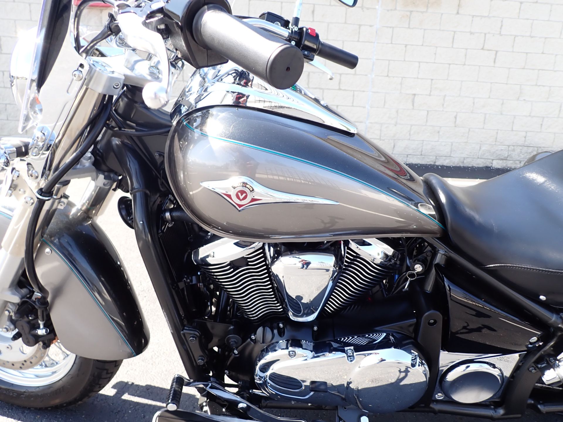 2024 Kawasaki Vulcan 900 Classic LT in Massillon, Ohio - Photo 16