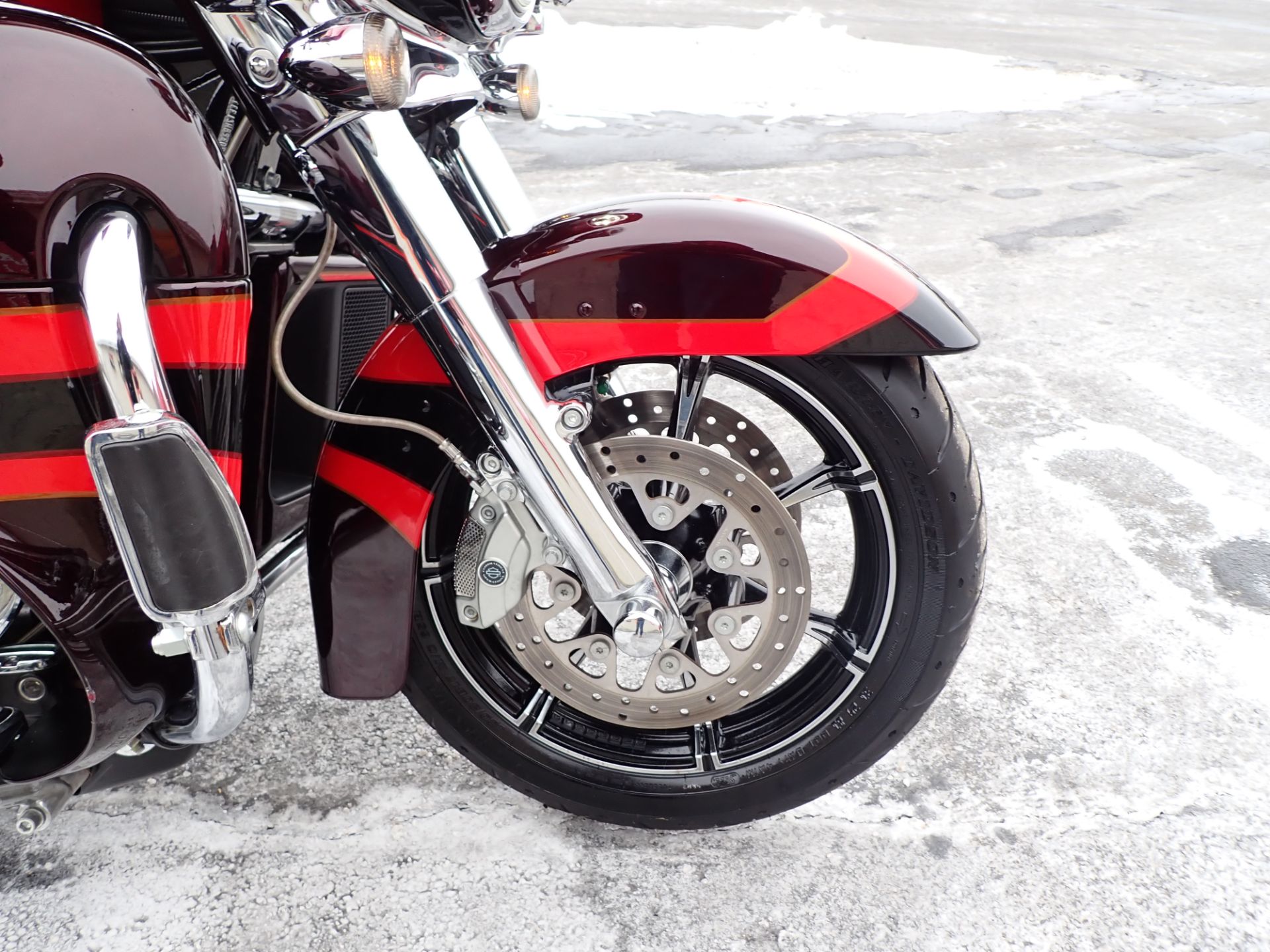 2017 Harley-Davidson CVO™ Limited in Massillon, Ohio - Photo 2