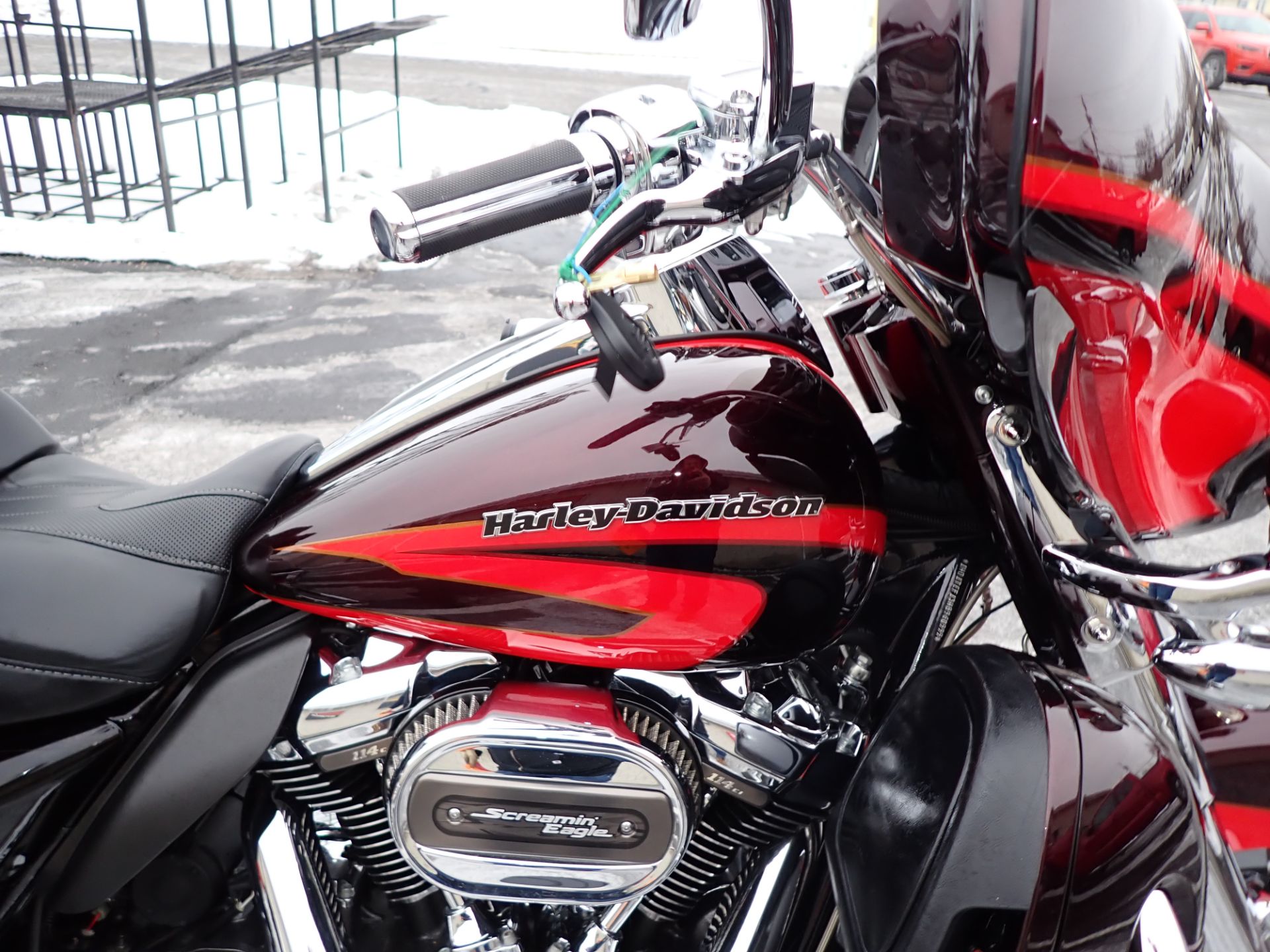 2017 Harley-Davidson CVO™ Limited in Massillon, Ohio - Photo 5