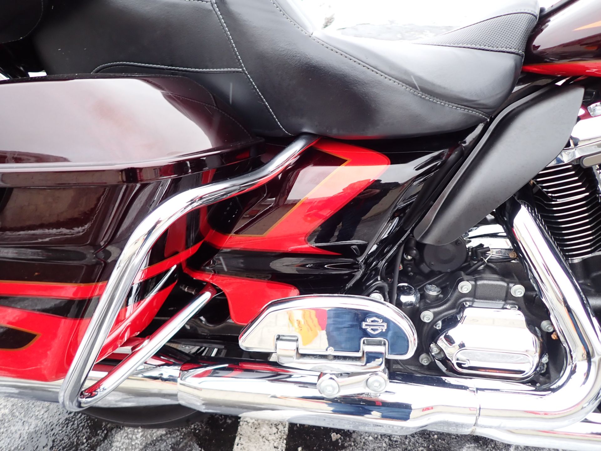 2017 Harley-Davidson CVO™ Limited in Massillon, Ohio - Photo 7