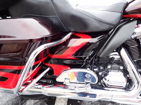 2017 Harley-Davidson CVO™ Limited in Massillon, Ohio - Photo 7