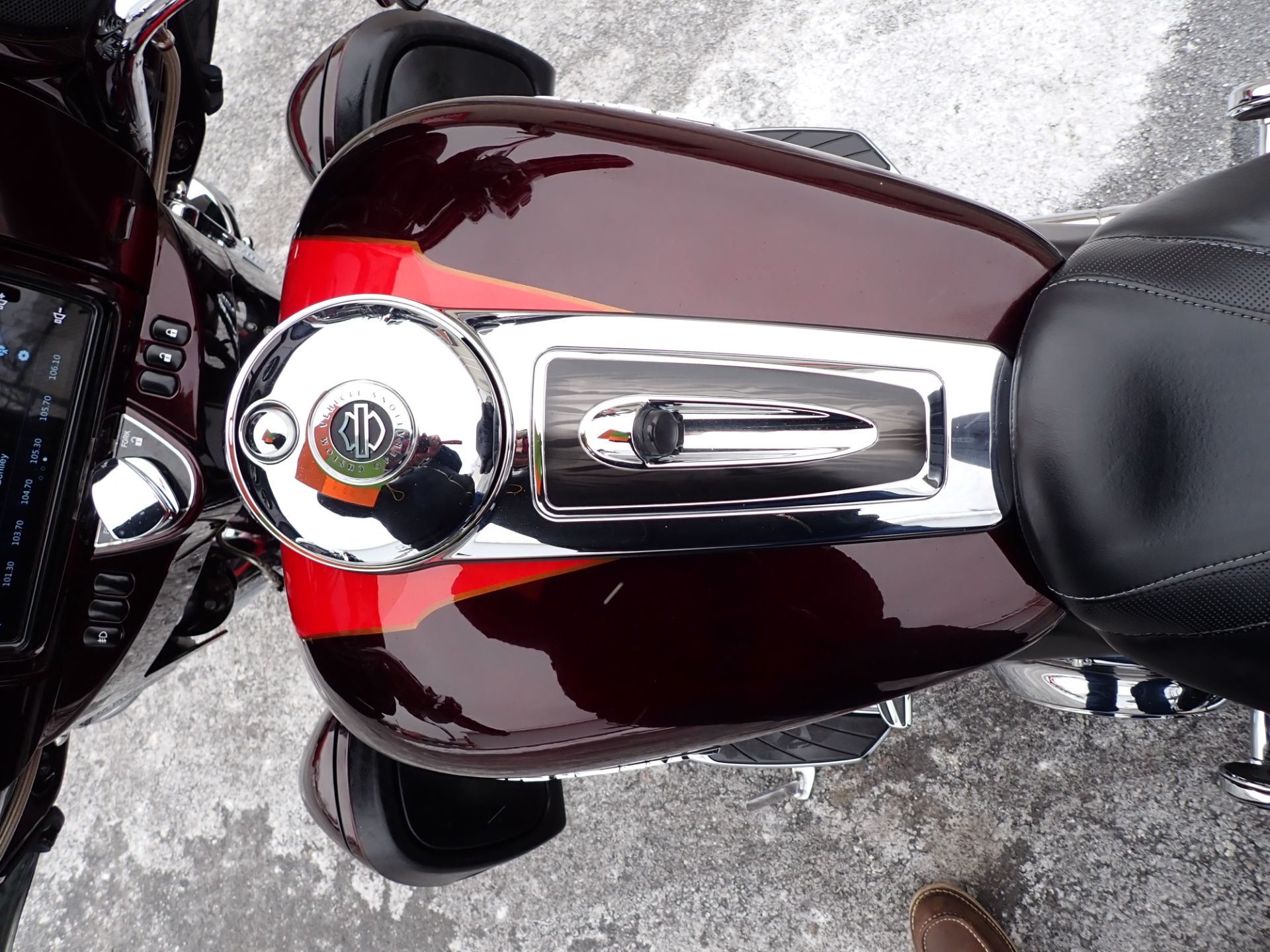 2017 Harley-Davidson CVO™ Limited in Massillon, Ohio - Photo 14
