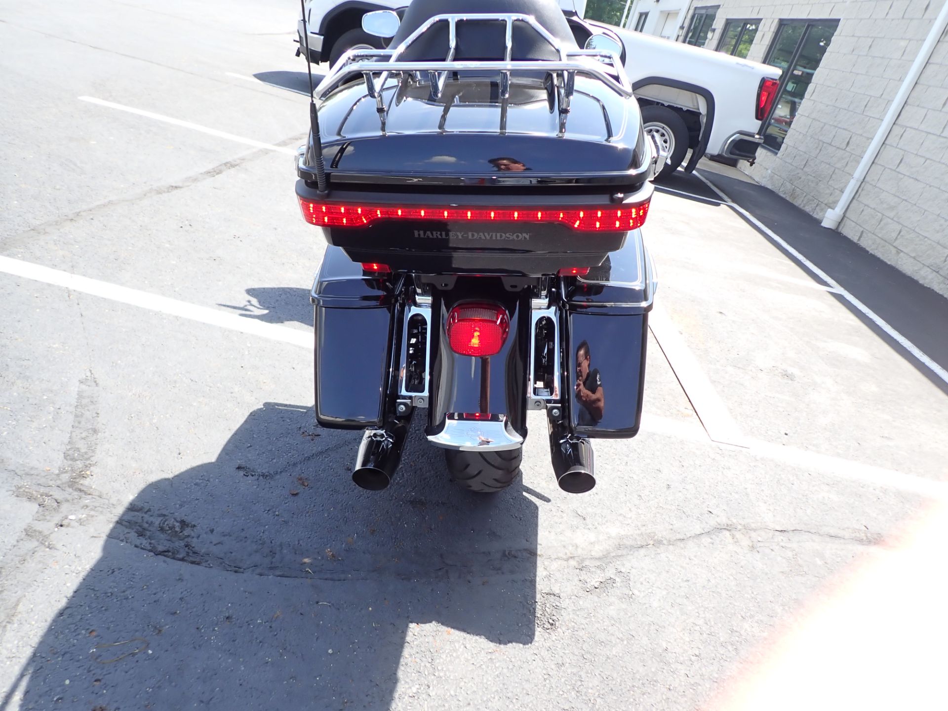 2019 Harley-Davidson Electra Glide® Ultra Classic® in Massillon, Ohio - Photo 2