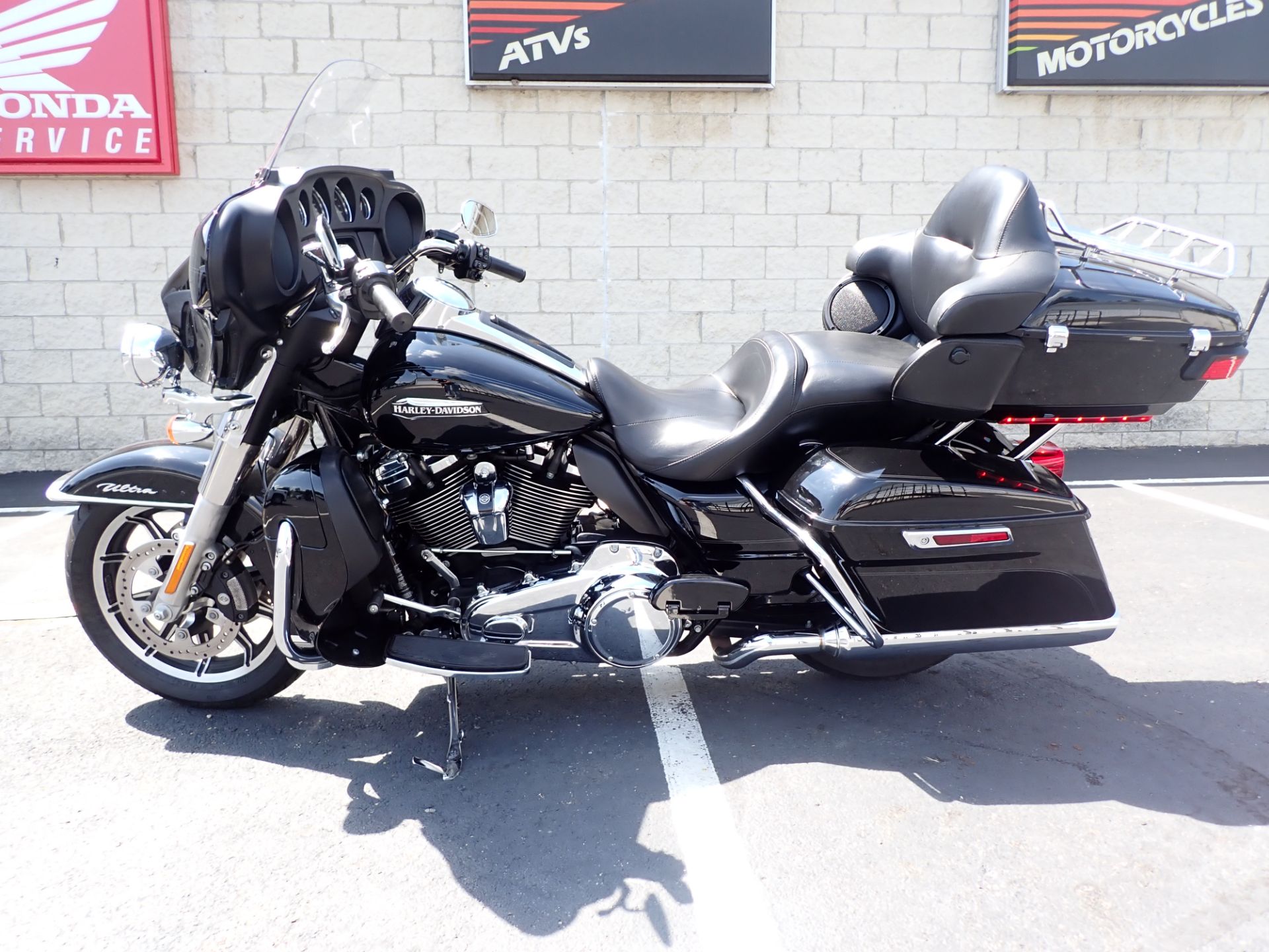 2019 Harley-Davidson Electra Glide® Ultra Classic® in Massillon, Ohio - Photo 3