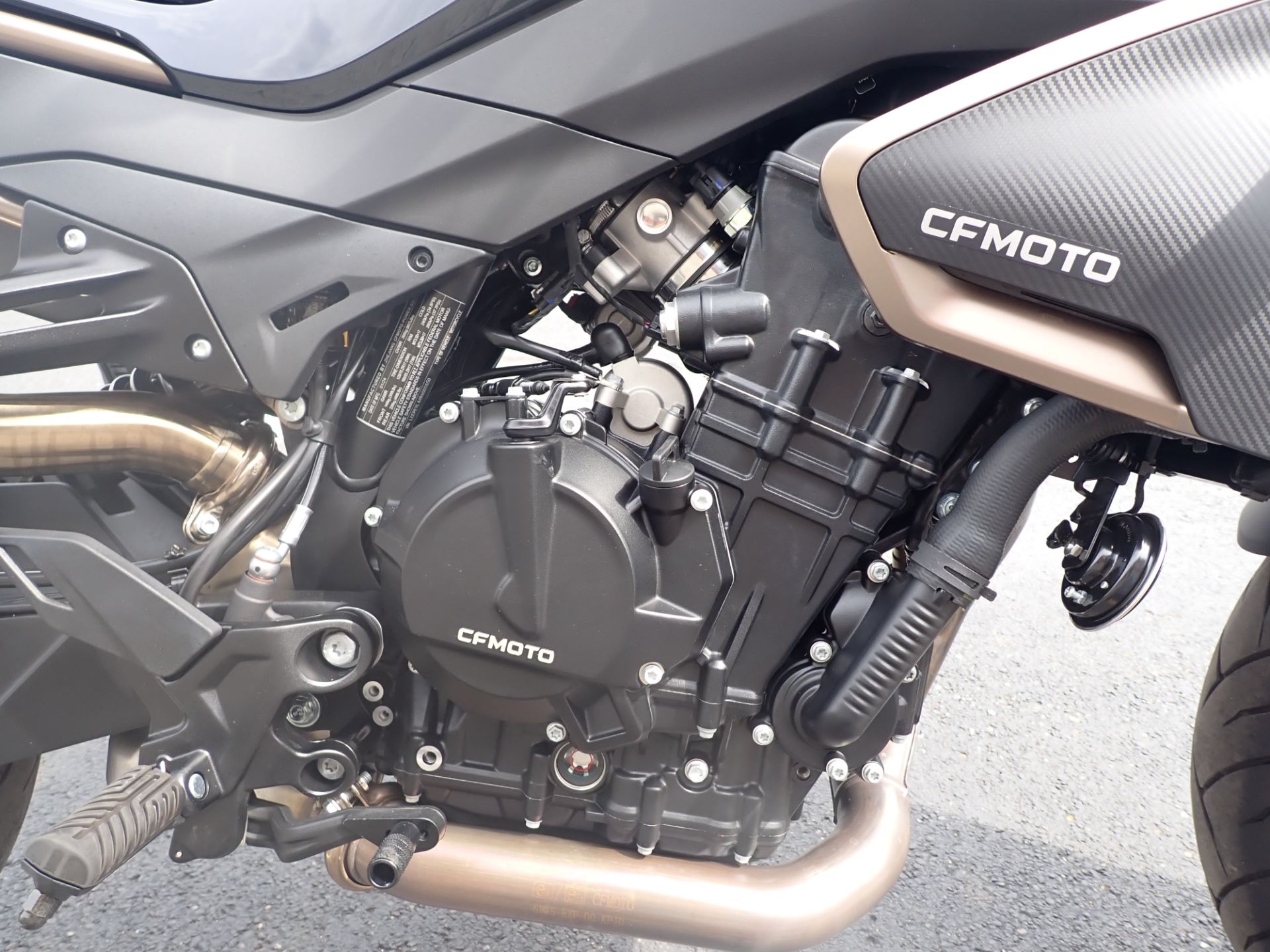 2024 CFMOTO 800NK in Massillon, Ohio - Photo 4