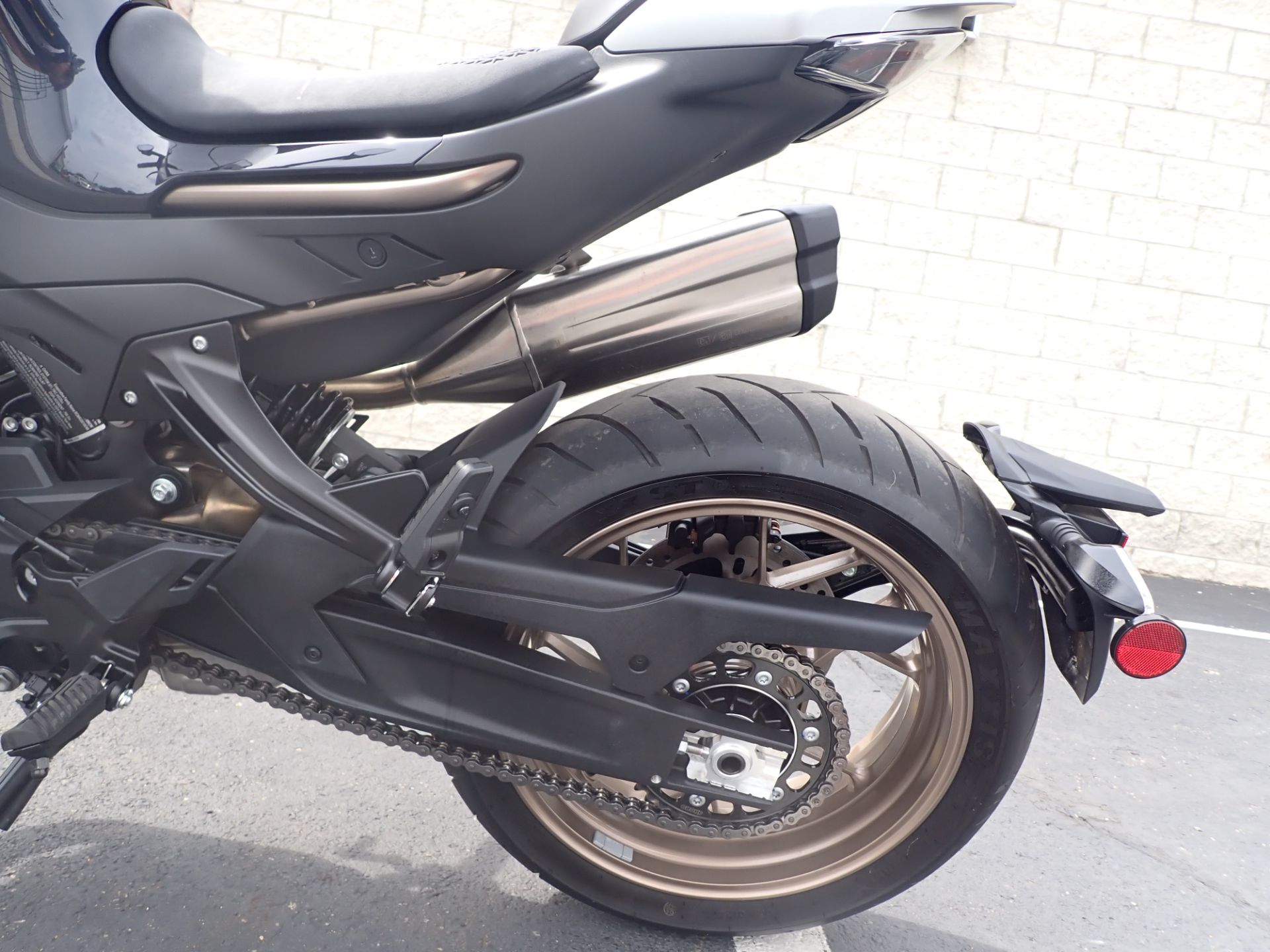 2024 CFMOTO 800NK in Massillon, Ohio - Photo 7