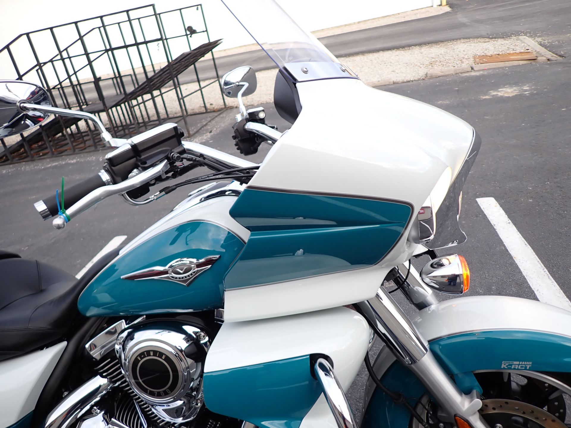 2022 Kawasaki Vulcan 1700 Voyager ABS in Massillon, Ohio - Photo 3