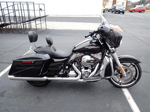2016 Harley-Davidson Street Glide® Special in Massillon, Ohio