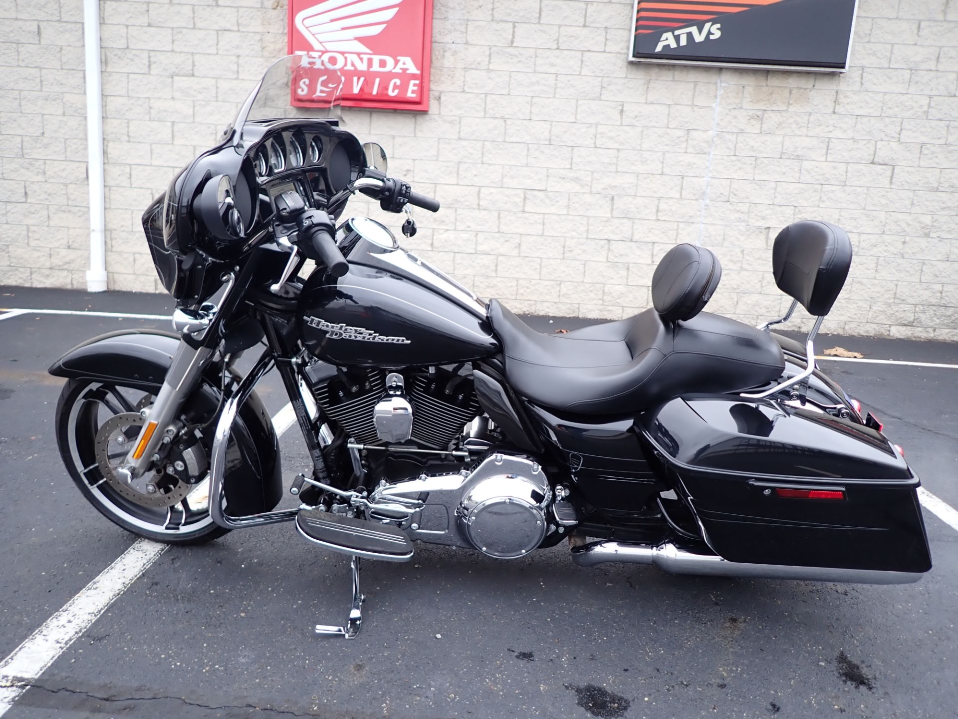 2016 Harley-Davidson Street Glide® Special in Massillon, Ohio - Photo 7