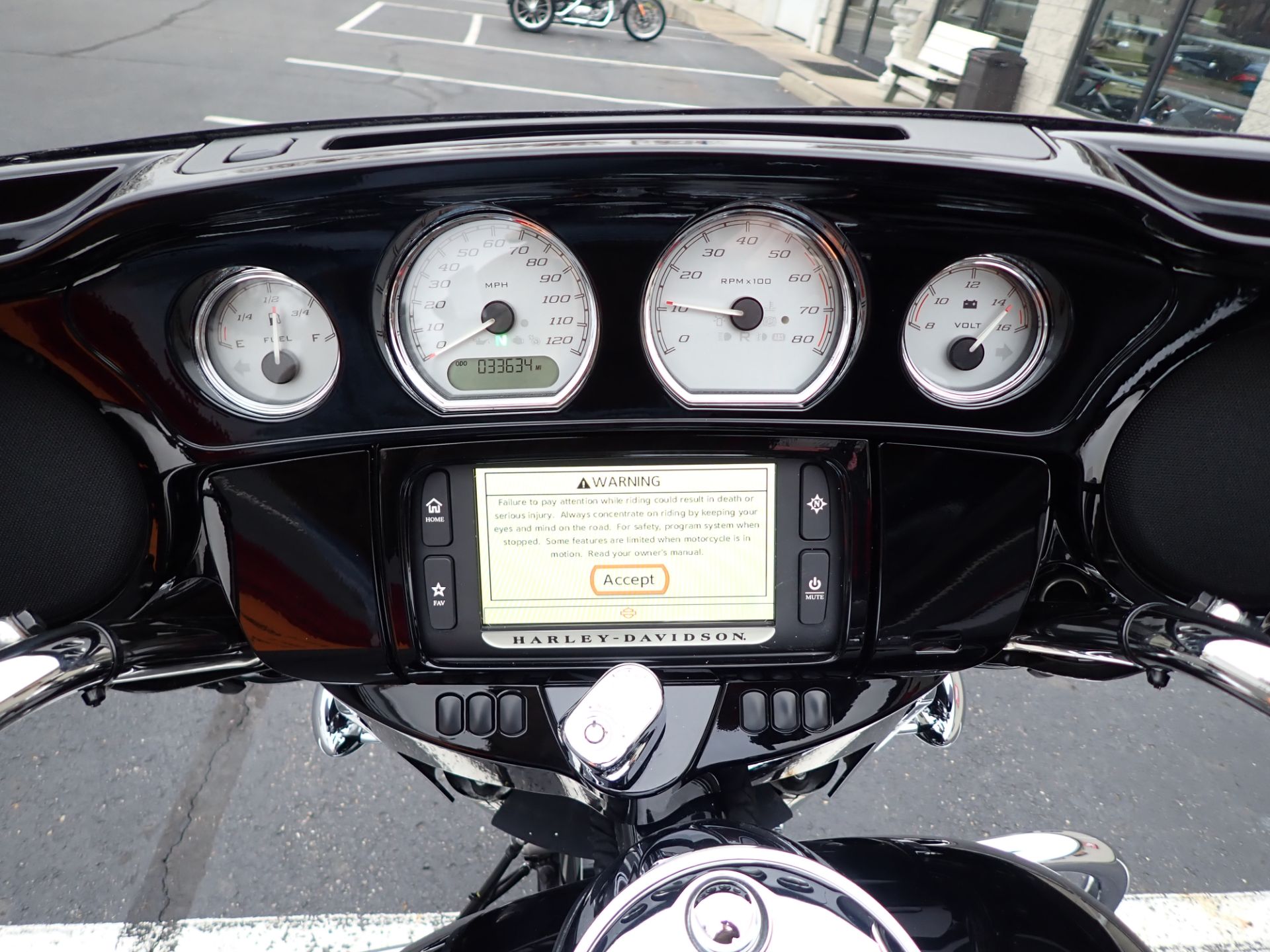 2016 Harley-Davidson Street Glide® Special in Massillon, Ohio - Photo 14