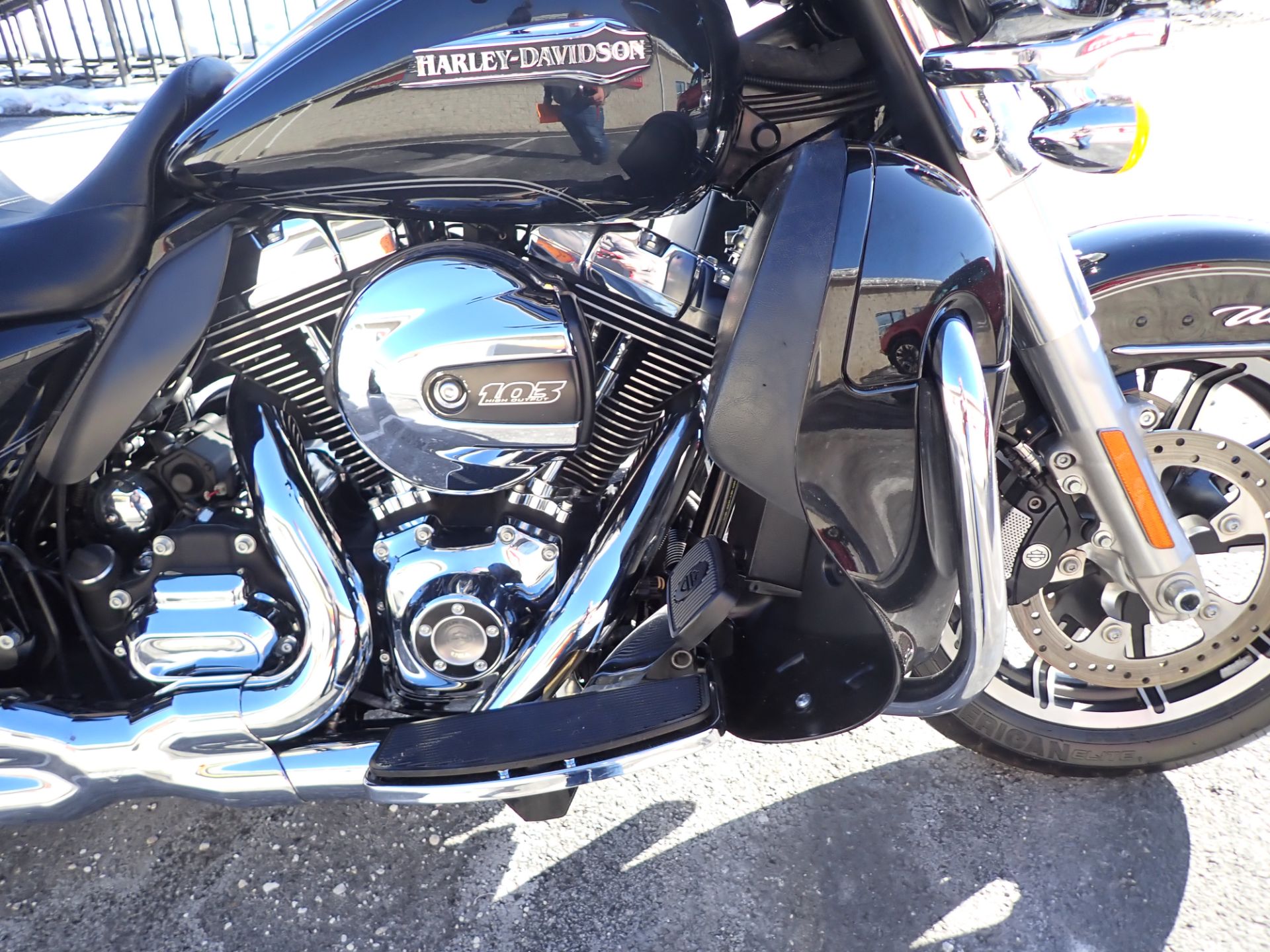 2015 Harley-Davidson Electra Glide® Ultra Classic® Low in Massillon, Ohio - Photo 5