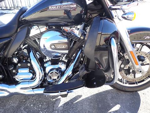 2015 Harley-Davidson Electra Glide® Ultra Classic® Low in Massillon, Ohio - Photo 5