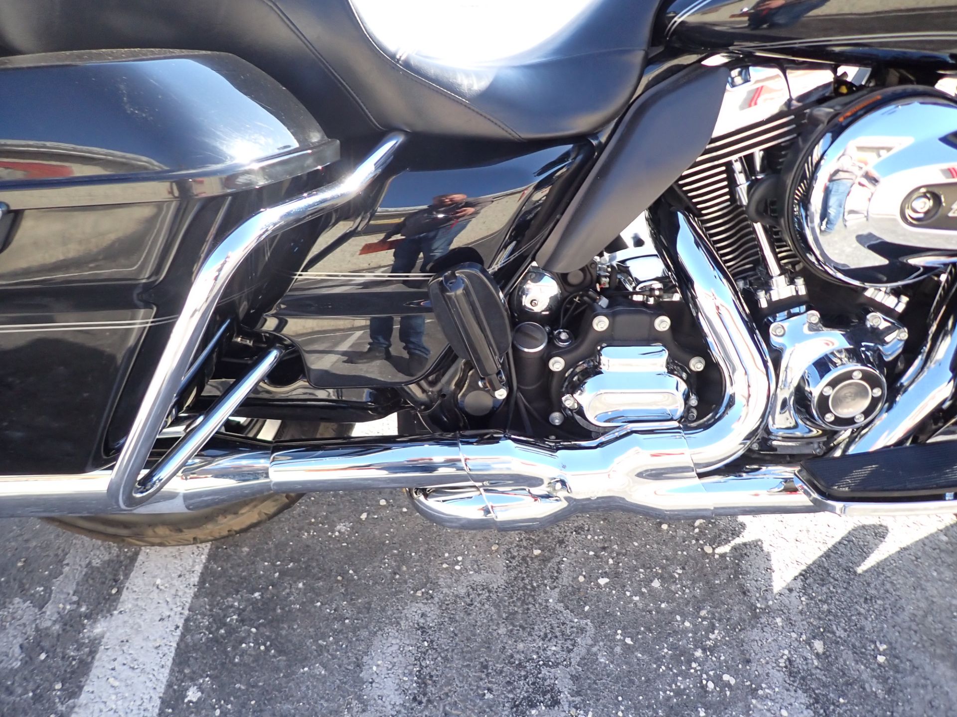 2015 Harley-Davidson Electra Glide® Ultra Classic® Low in Massillon, Ohio - Photo 6