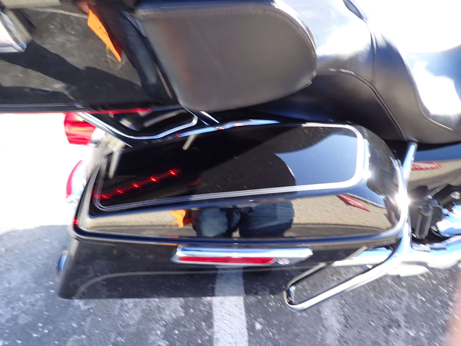 2015 Harley-Davidson Electra Glide® Ultra Classic® Low in Massillon, Ohio - Photo 8