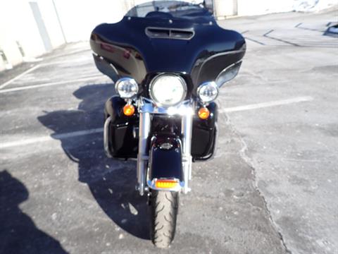 2015 Harley-Davidson Electra Glide® Ultra Classic® Low in Massillon, Ohio - Photo 9