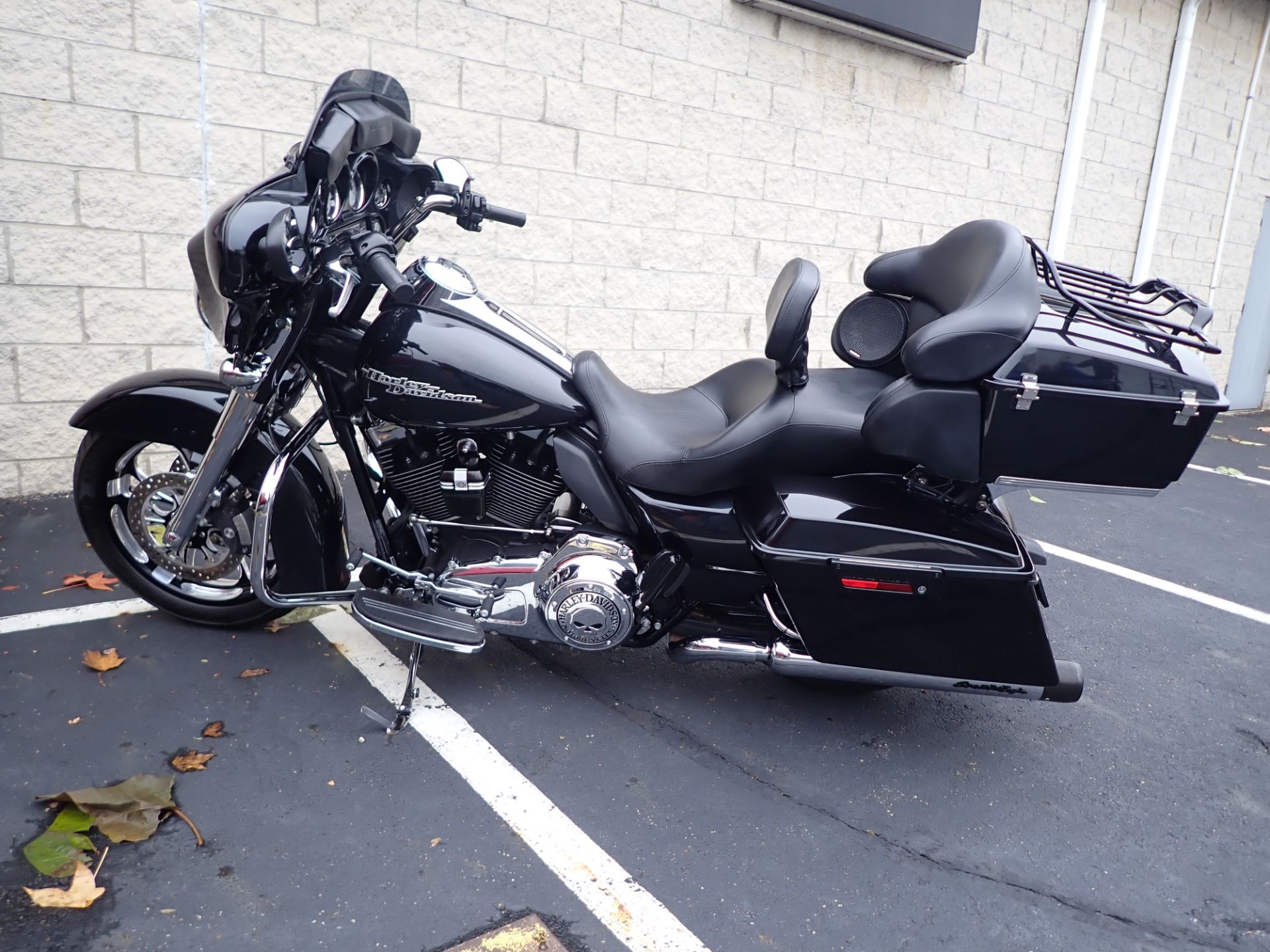 2013 Harley-Davidson Street Glide® in Massillon, Ohio - Photo 7