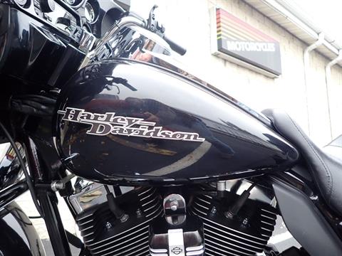 2013 Harley-Davidson Street Glide® in Massillon, Ohio - Photo 10