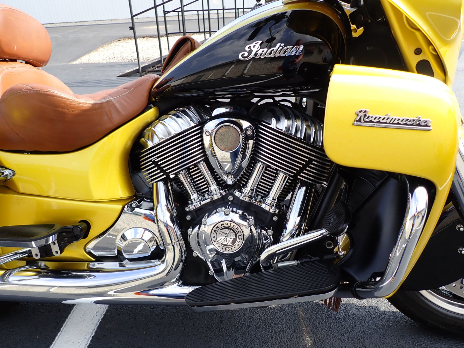 2018 Indian Motorcycle Roadmaster® Icon Series in Massillon, Ohio - Photo 4