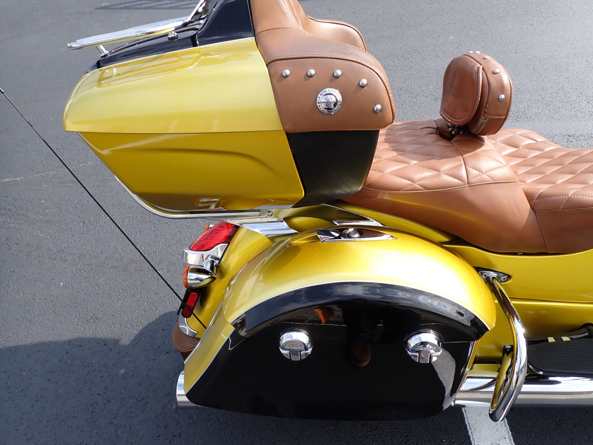 2018 Indian Motorcycle Roadmaster® Icon Series in Massillon, Ohio - Photo 6