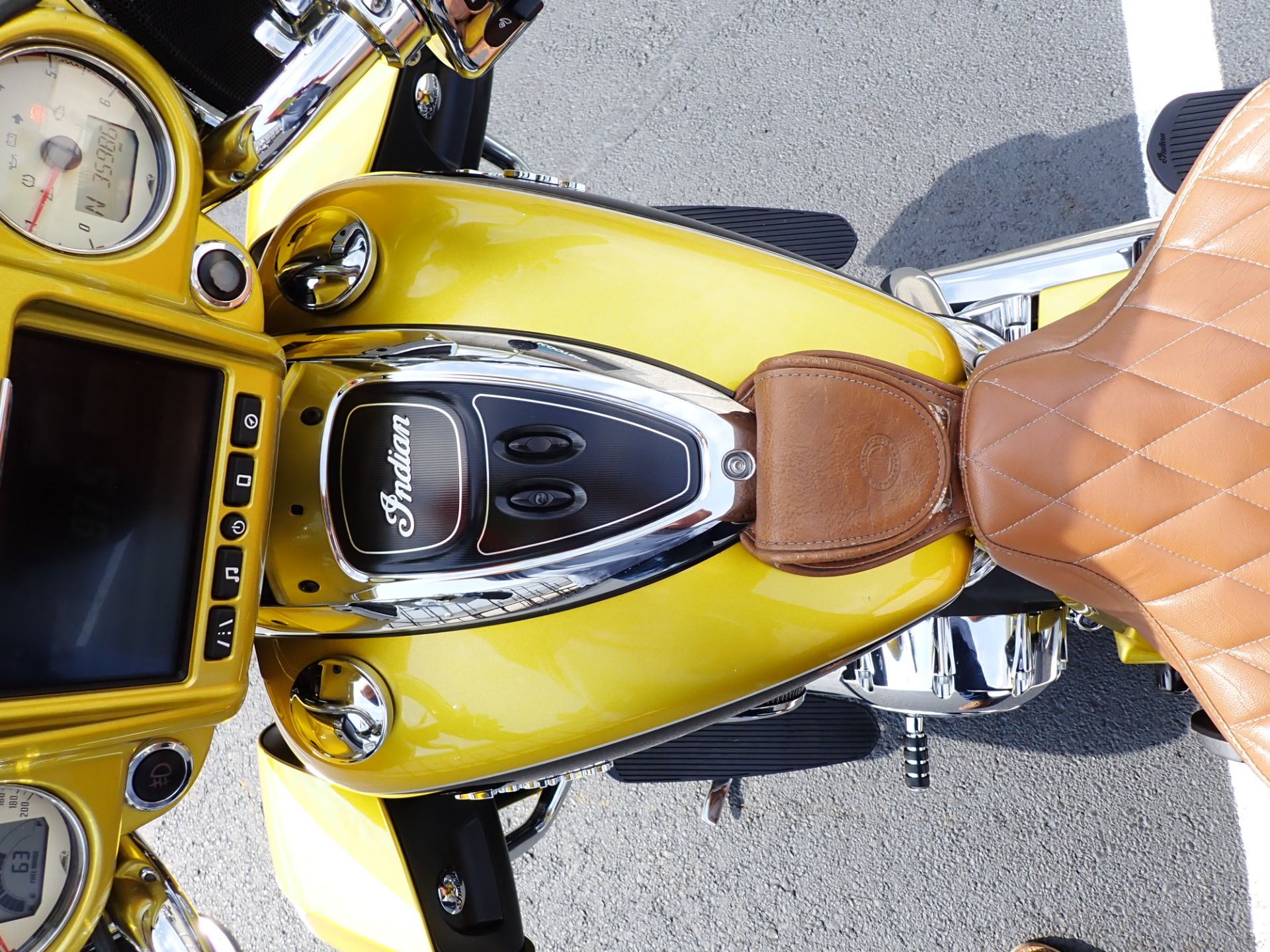2018 Indian Motorcycle Roadmaster® Icon Series in Massillon, Ohio - Photo 11