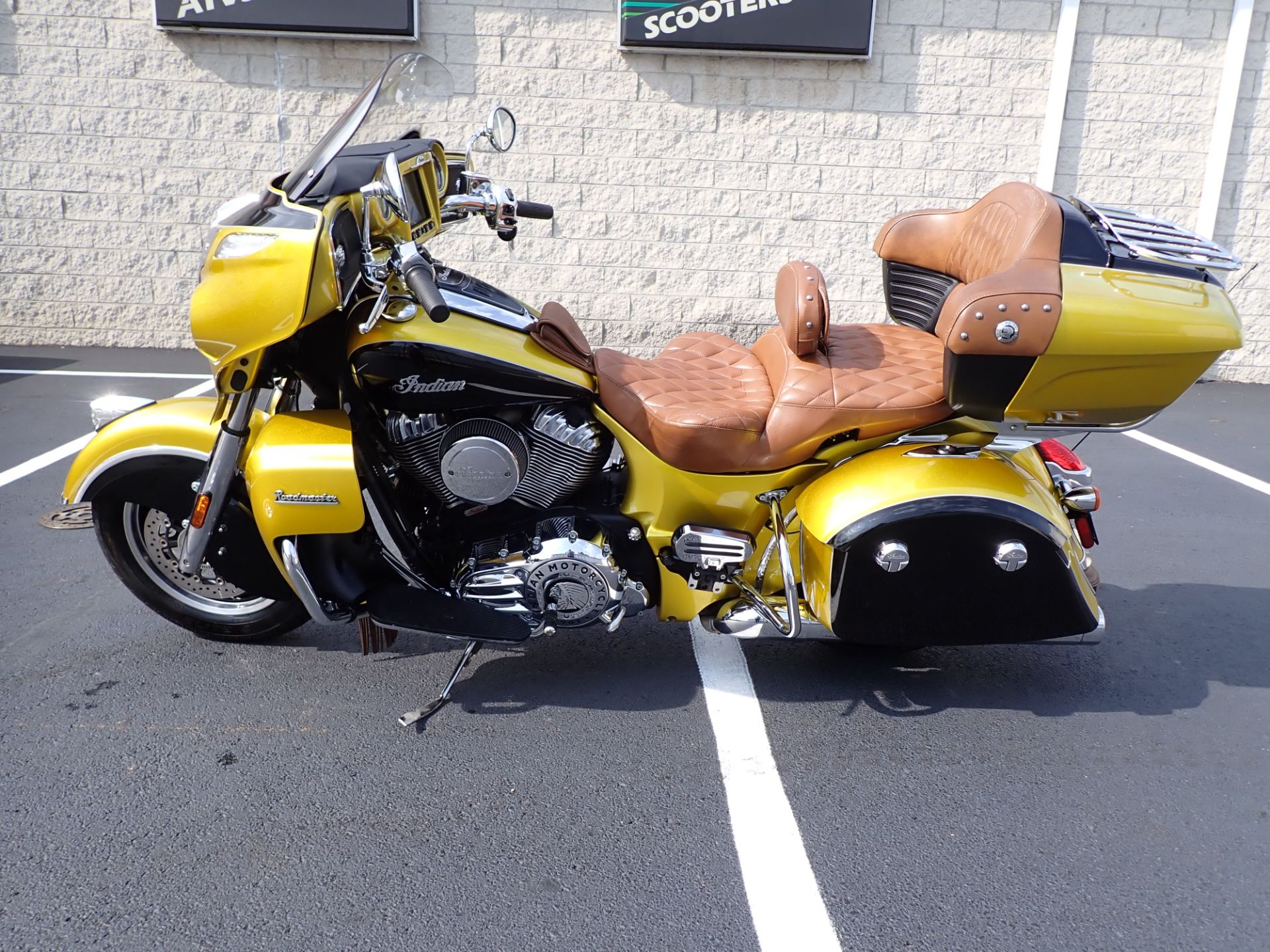 2018 Indian Motorcycle Roadmaster® Icon Series in Massillon, Ohio - Photo 13