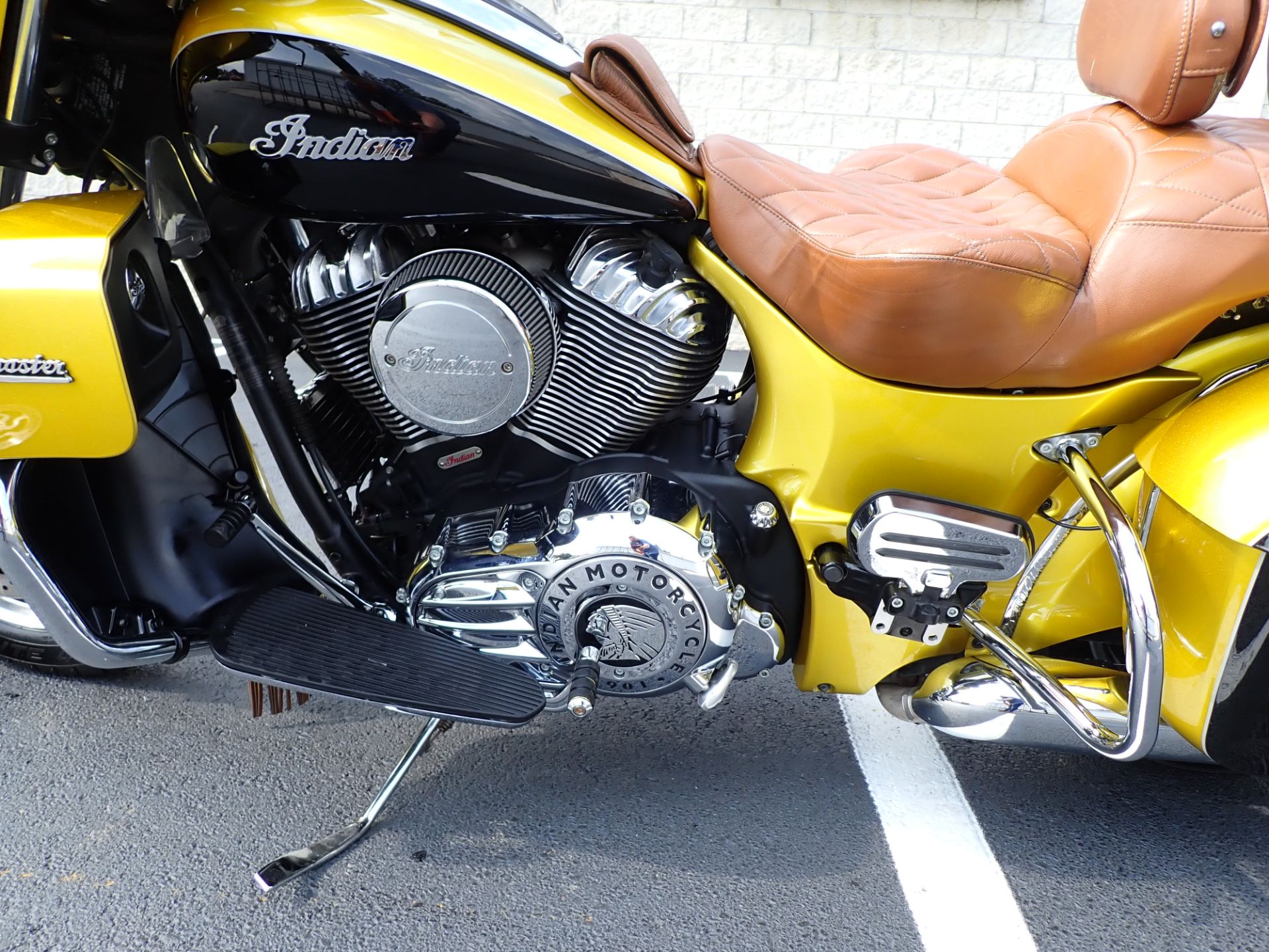 2018 Indian Motorcycle Roadmaster® Icon Series in Massillon, Ohio - Photo 16