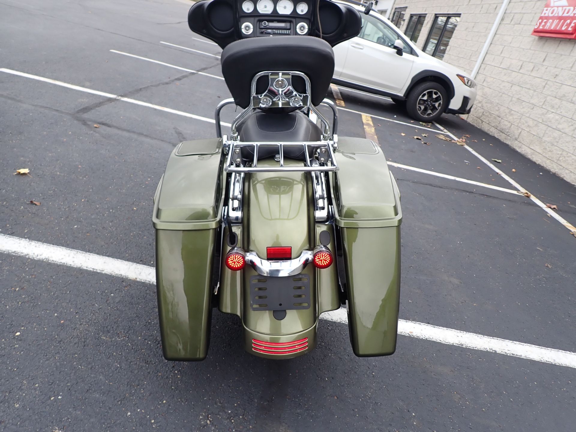 2016 Harley-Davidson Street Glide® in Massillon, Ohio - Photo 11