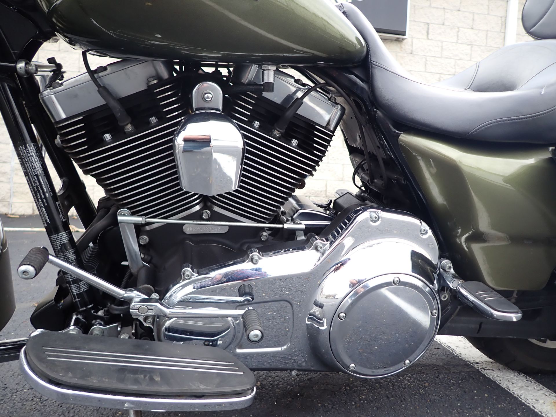 2016 Harley-Davidson Street Glide® in Massillon, Ohio - Photo 16