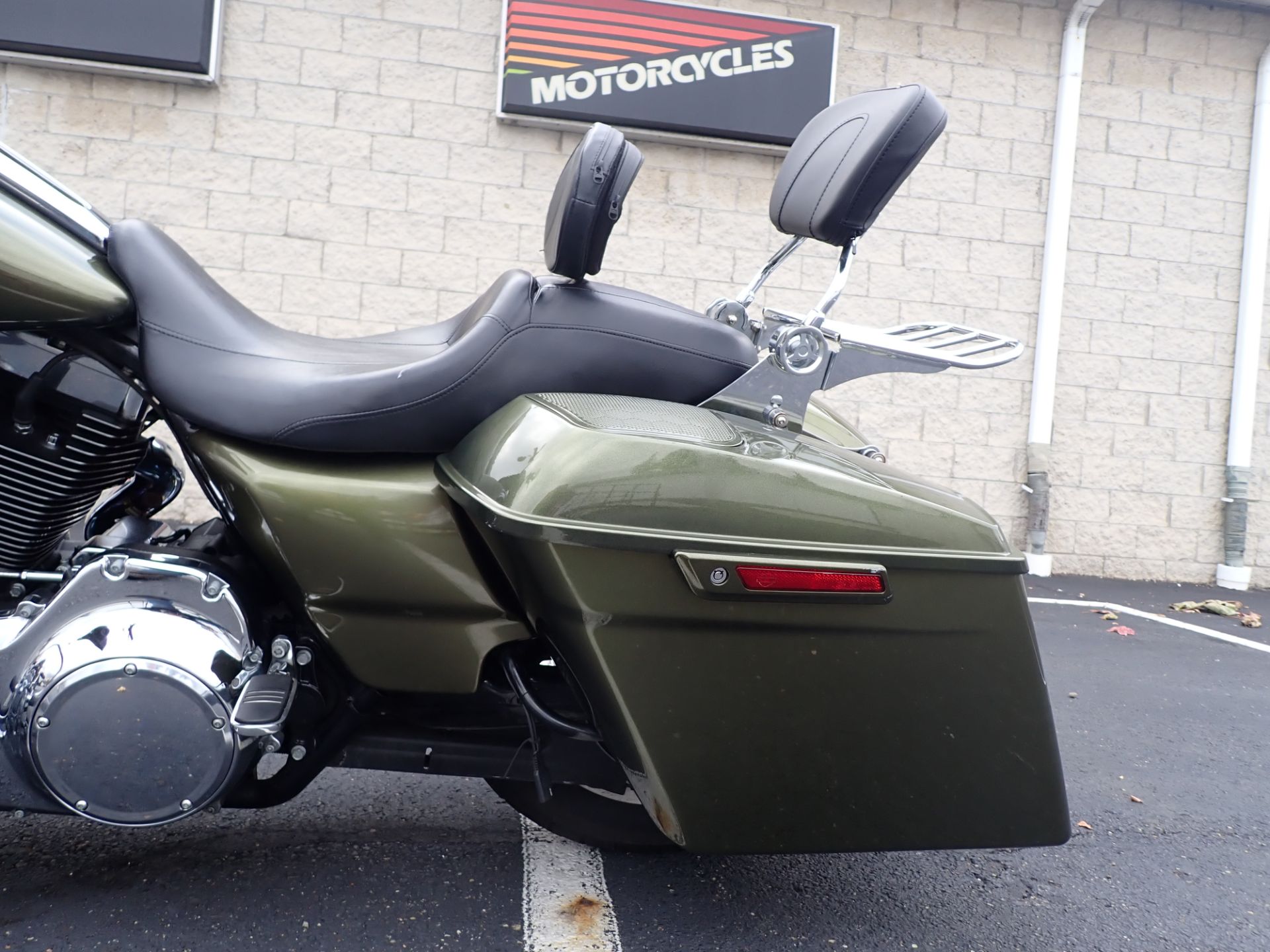 2016 Harley-Davidson Street Glide® in Massillon, Ohio - Photo 17