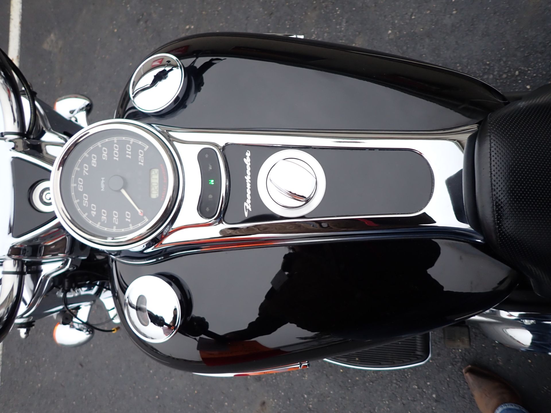 2018 Harley-Davidson Freewheeler® in Massillon, Ohio - Photo 14